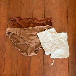 Pair of Low rise Pansy underwear size S